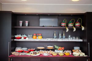 thumbnail: Breakfast area