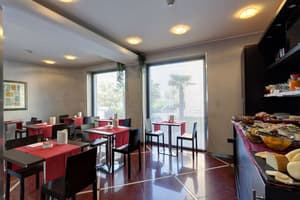thumbnail: Breakfast area