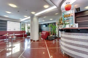 thumbnail: Bar (on property)