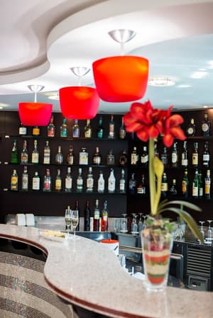 thumbnail: Bar (on property)