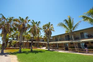 thumbnail: Front of property