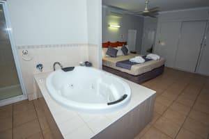 thumbnail: Jetted tub