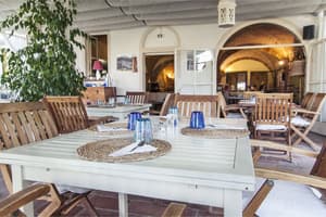 thumbnail: Breakfast area