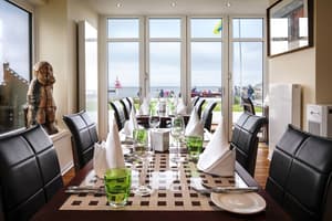 thumbnail: Restaurant