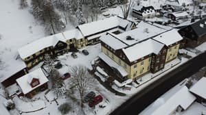 thumbnail: Exterior