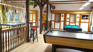thumbnail: Sports bar