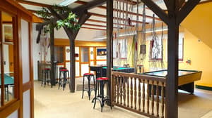 thumbnail: Sports bar