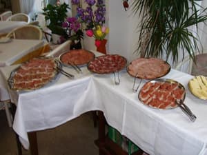 thumbnail: Breakfast area