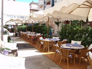 thumbnail: Restaurant