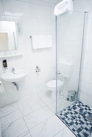 thumbnail: Bathroom amenities