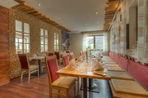 thumbnail: Restaurant