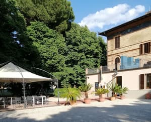 thumbnail: Exterior