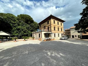 thumbnail: Exterior