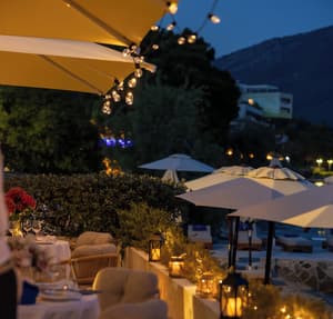 thumbnail: Restaurant