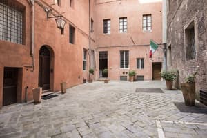 thumbnail: Interior entrance