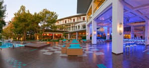 thumbnail: Bar (on property)