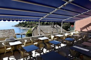 thumbnail: Restaurant