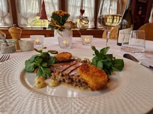 thumbnail: Restaurant