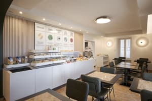 thumbnail: Breakfast area
