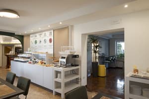 thumbnail: Breakfast area