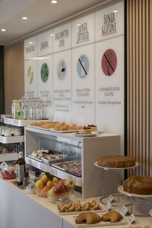 thumbnail: Breakfast area
