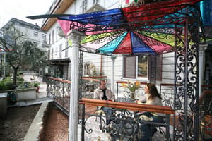 thumbnail: Bar (on property)