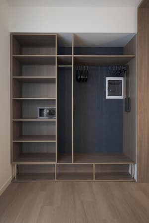 thumbnail: Wardrobe