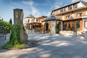 thumbnail: Exterior