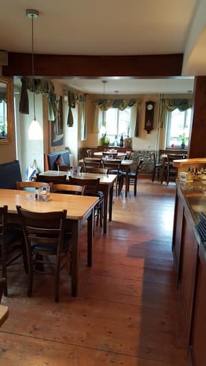 thumbnail: Restaurant
