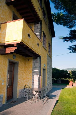 thumbnail: Exterior