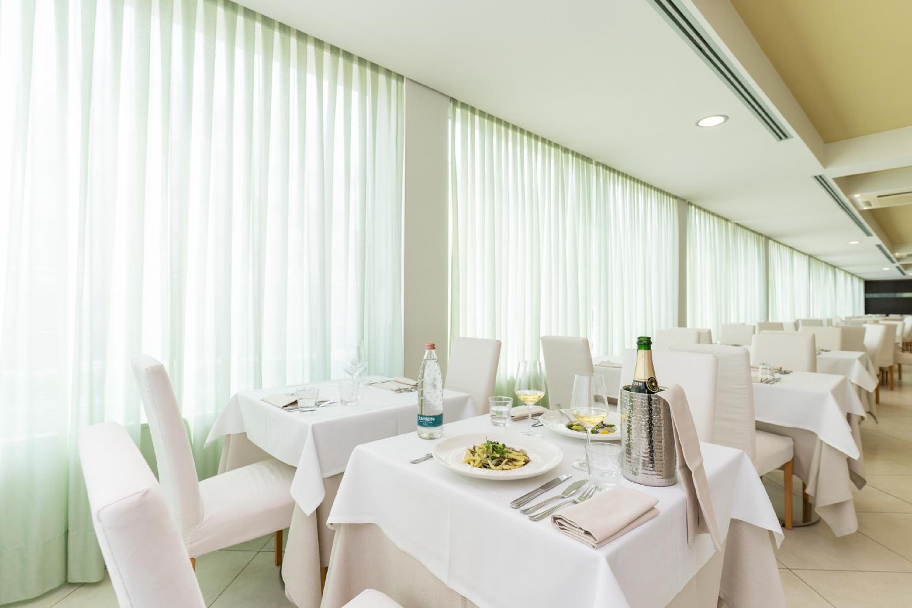 Restaurant-cafeteria