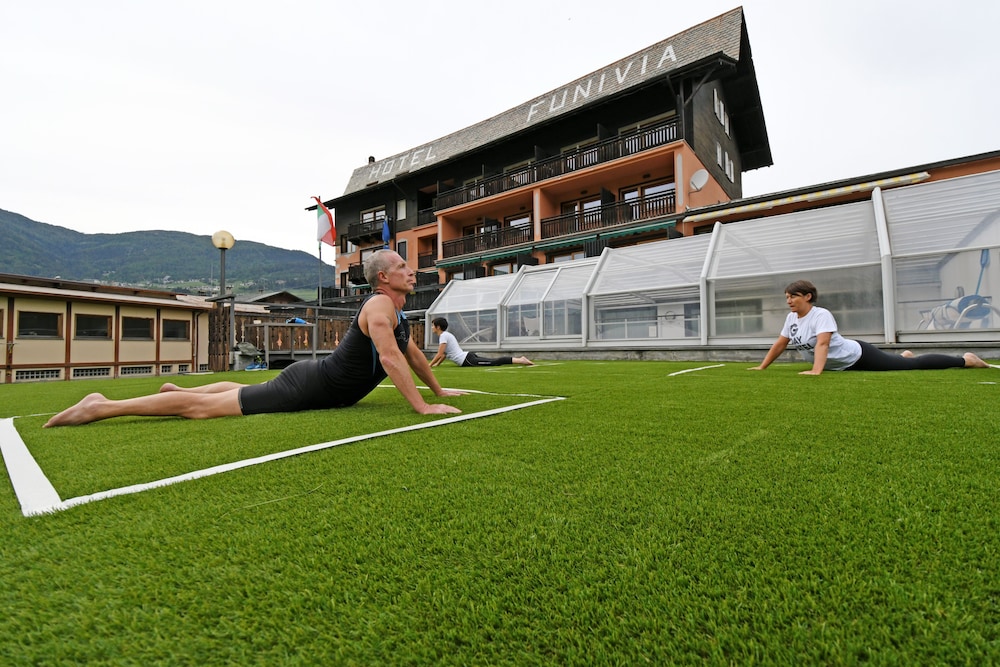 Tennis court