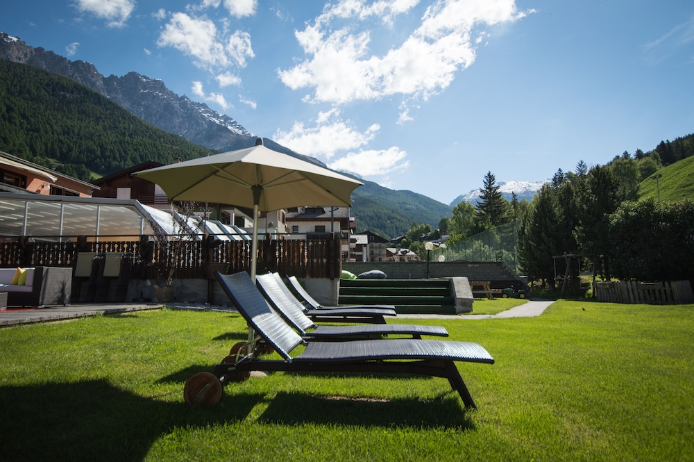Sundeck