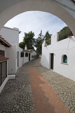 thumbnail: Exterior