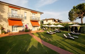 thumbnail: Front of property