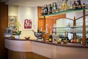 thumbnail: Bar (on property)