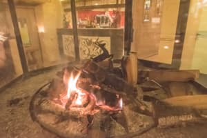 thumbnail: Bar (on property)