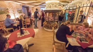 thumbnail: Bar (on property)