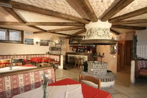 thumbnail: Bar (on property)