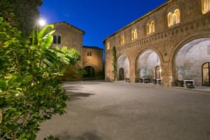 thumbnail: Courtyard