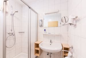 thumbnail: Bathroom amenities