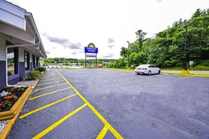 thumbnail: Exterior