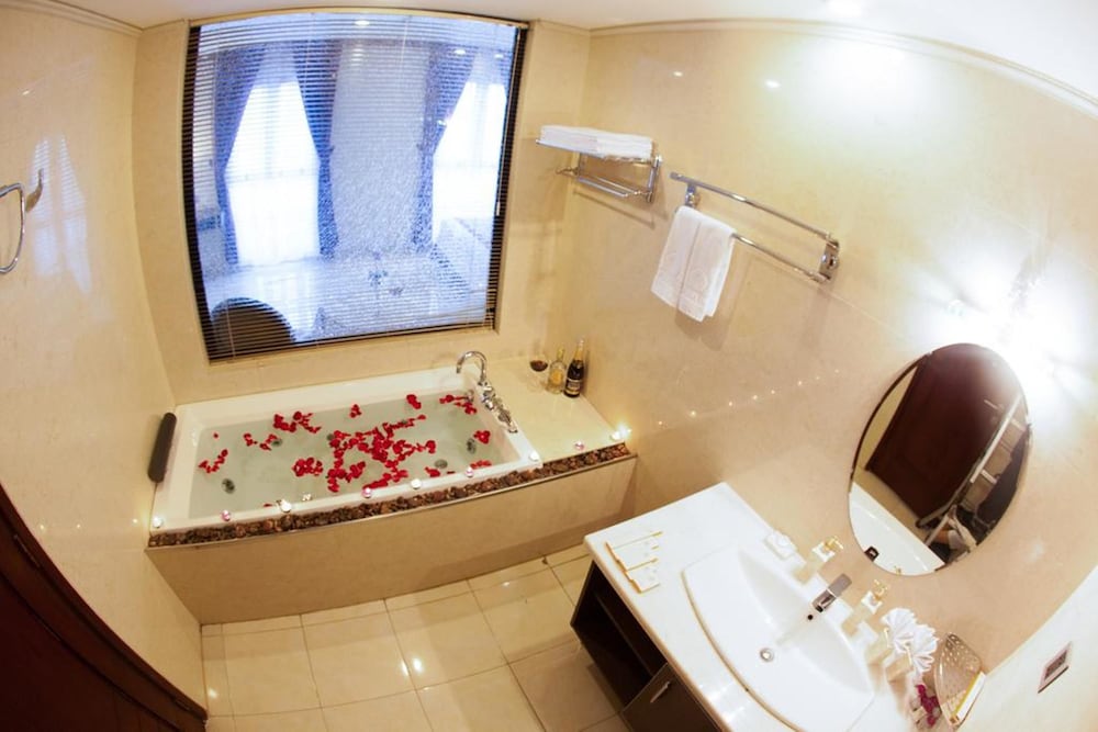 Swimming pool-spa