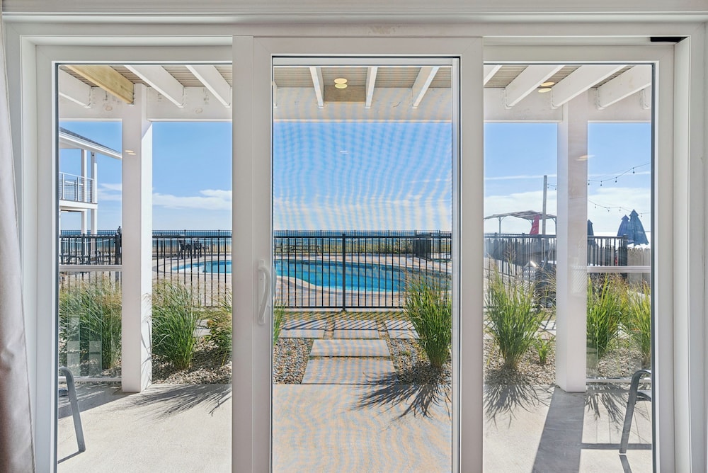 Beach/ocean view