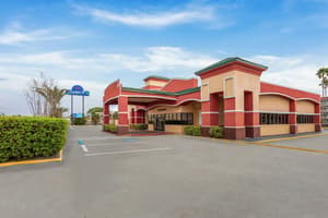thumbnail: Exterior