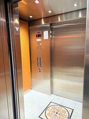 thumbnail: Elevator