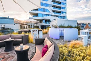 thumbnail: Bar (on property)