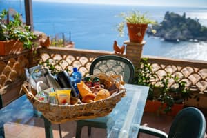 thumbnail: Terrace/patio
