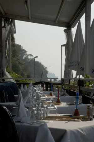 thumbnail: Outdoor dining