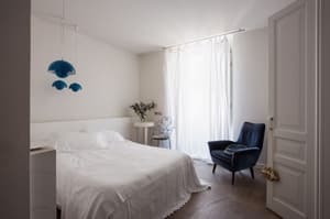 thumbnail: Interior detail